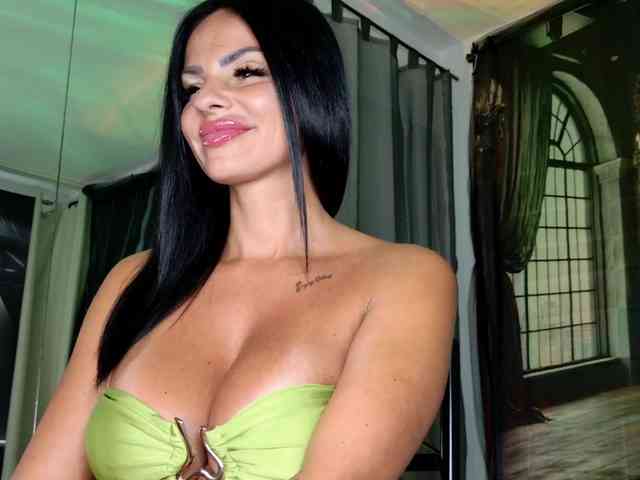 Ella-Hottie webcam