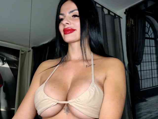 Ella-Hottie