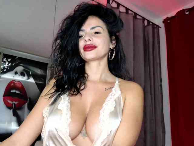 Ella-Hottie