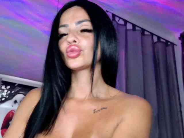 Ella-Hottie webcam