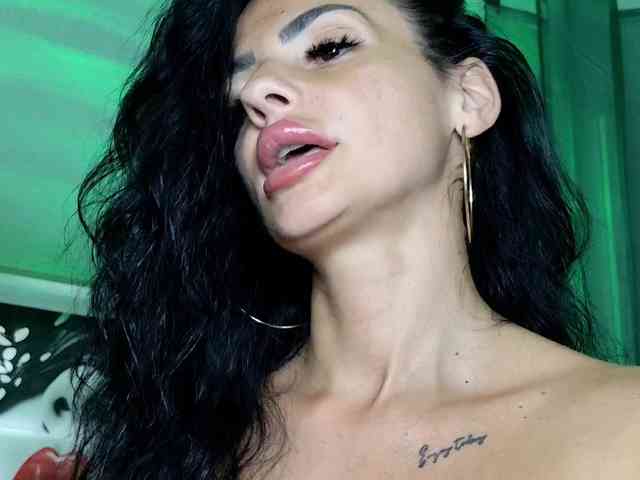 Ella-Hottie webcam