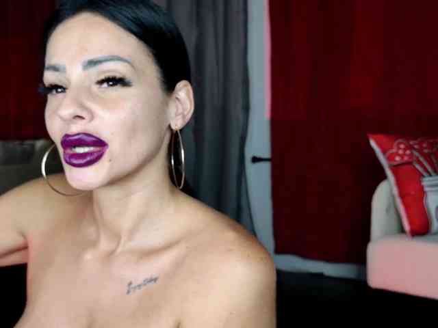 Ella-Hottie webcam