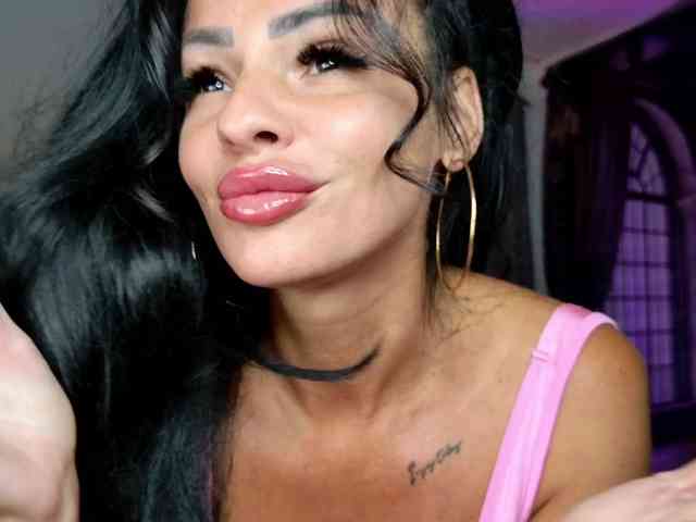 Modelo: Ella-Hottie