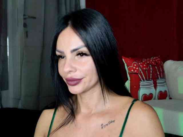 Ella-Hottie webcam