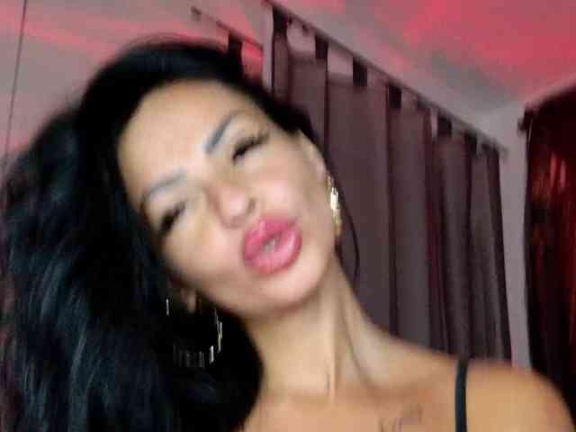 Ella-Hottie webcam