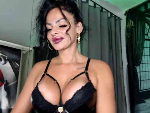 Ella-Hottie