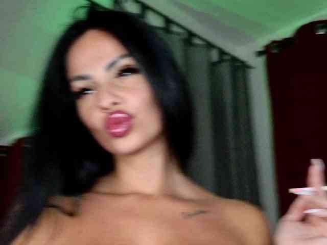 Ella-Hottie webcam