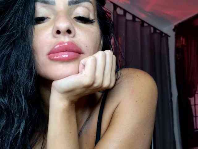 Ella-Hottie webcam