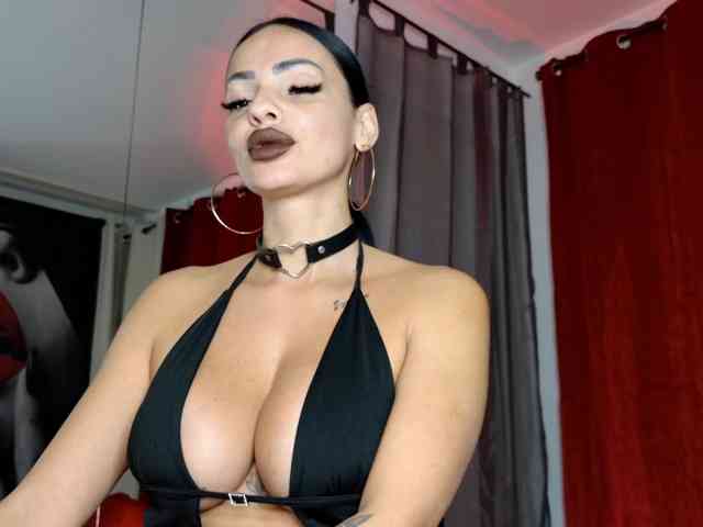 Ella-Hottie
