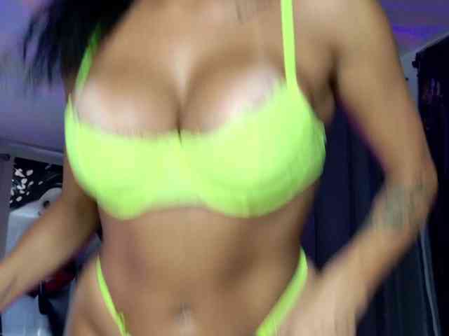 Ella-Hottie webcam