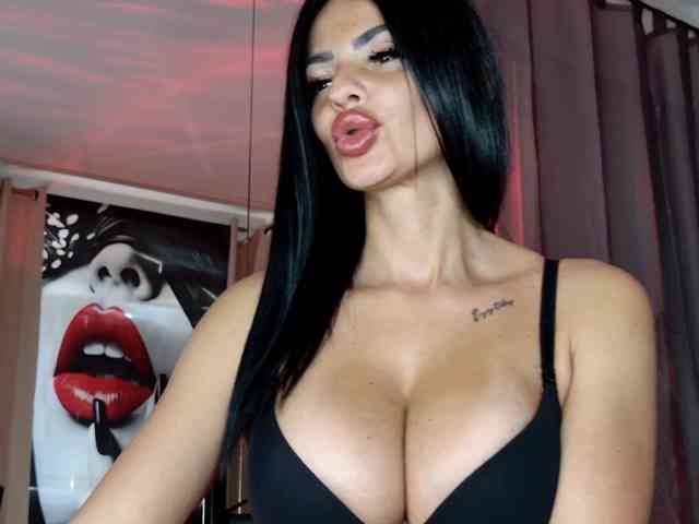 Ella-Hottie webcam