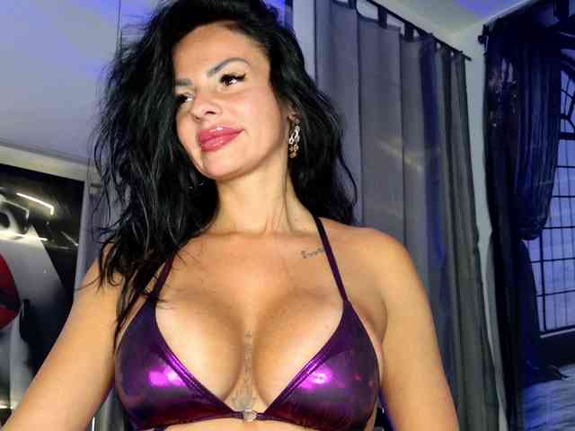 Ella-Hottie