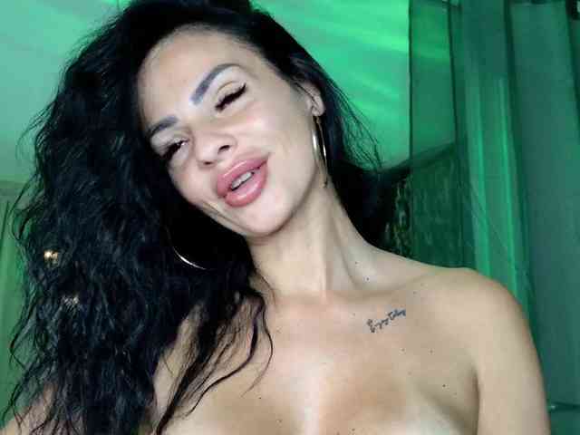 Ella-Hottie webcam