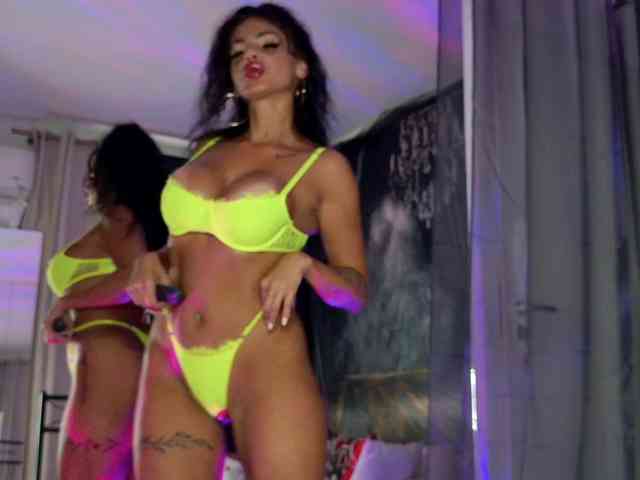 Ella-Hottie webcam