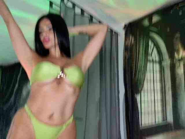 Ella-Hottie webcam