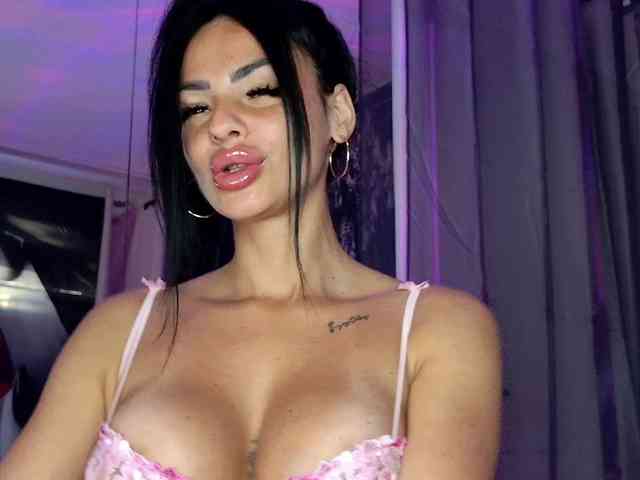 Ella-Hottie webcam
