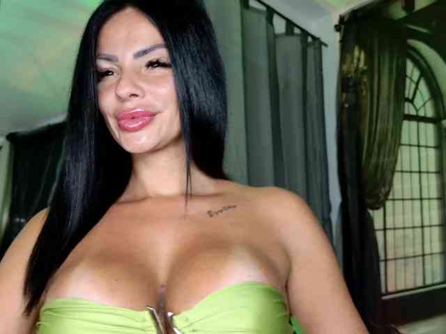 Ella-Hottie webcam