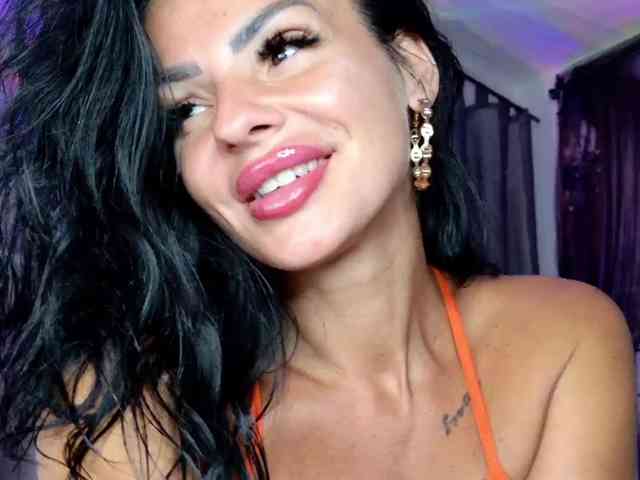 Ella-Hottie webcam