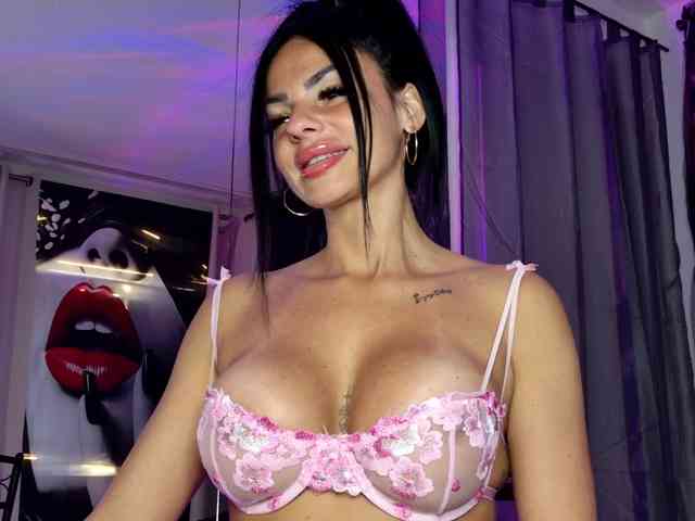 Ella-Hottie webcam