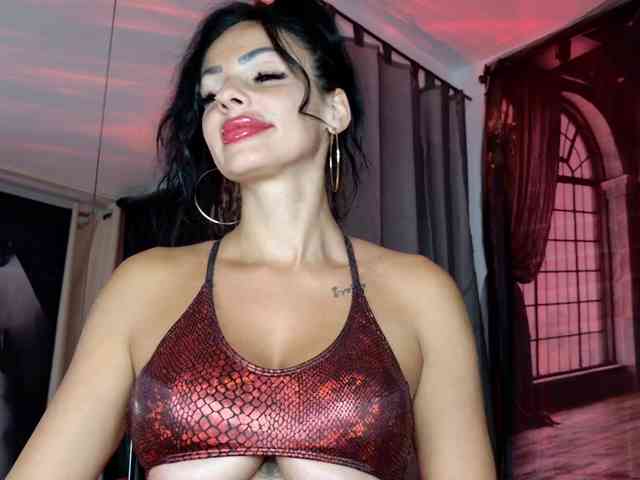 Ella-Hottie webcam