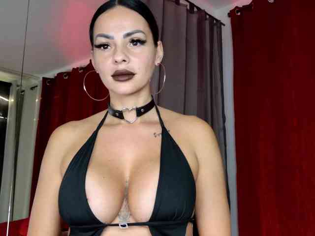Ella-Hottie