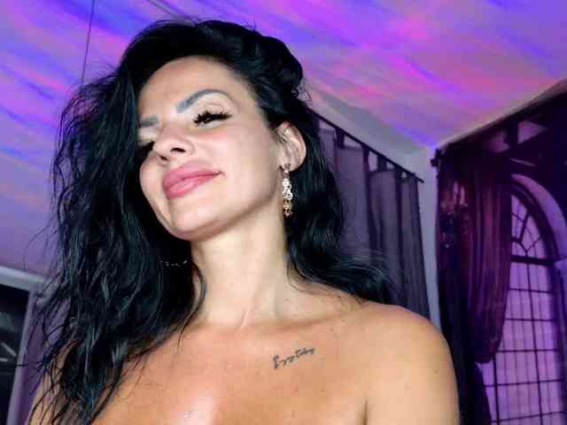 Ella-Hottie webcam