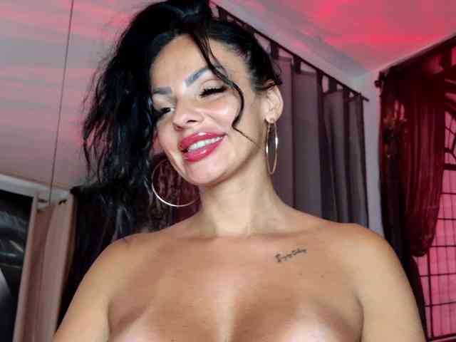 Ella-Hottie webcam