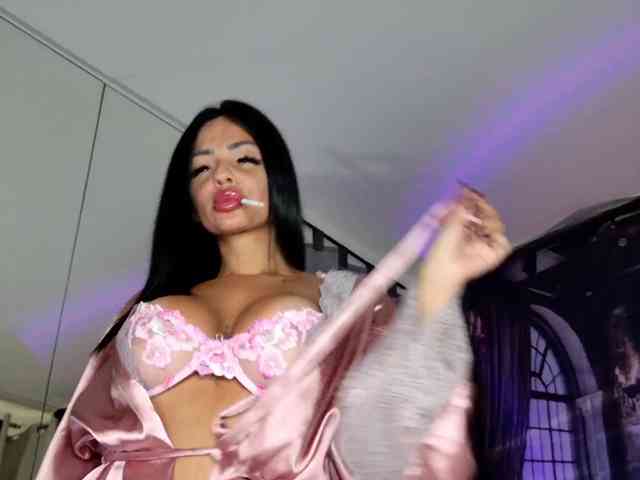 Ella-Hottie webcam