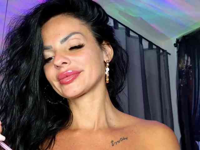 Ella-Hottie webcam