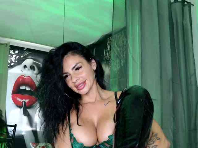 Modelo: Ella-Hottie