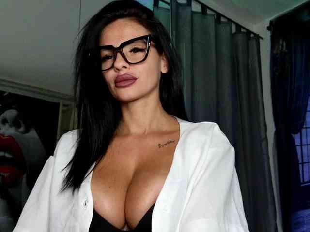 Ella-Hottie