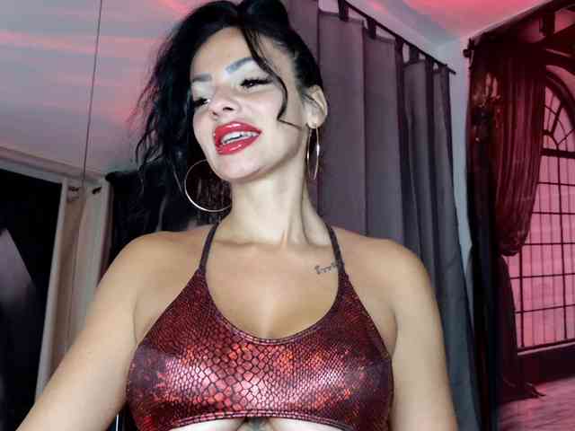 Ella-Hottie webcam