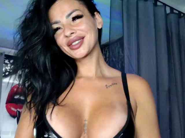 Ella-Hottie webcam