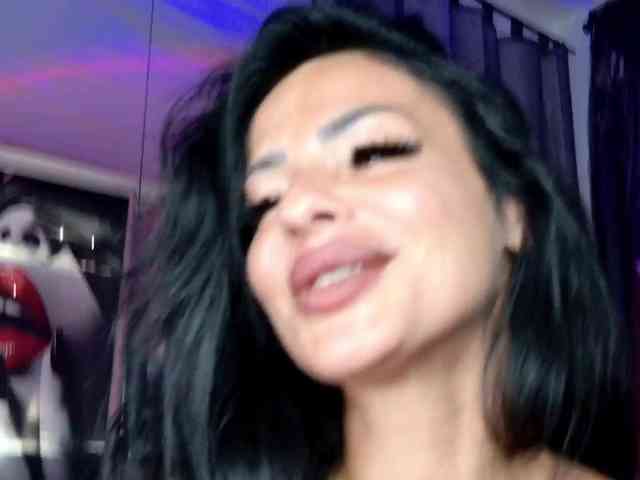 Ella-Hottie webcam