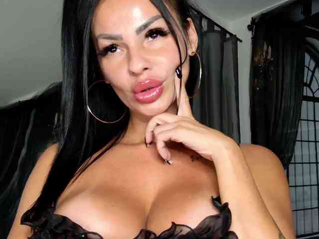 Ella-Hottie