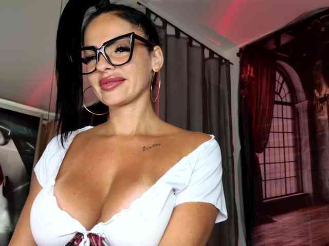 Ella-Hottie webcam
