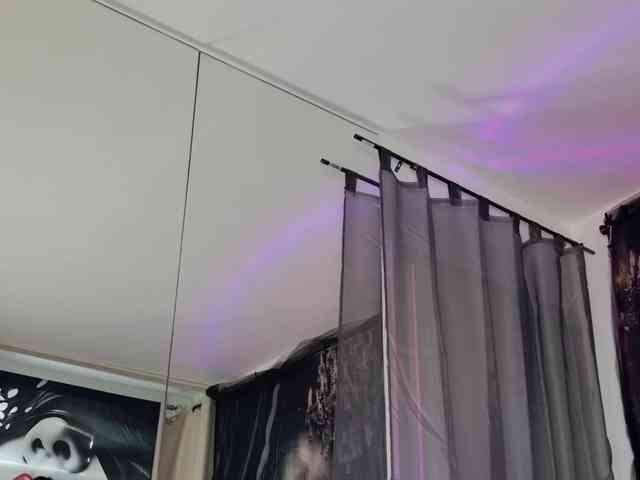 Ella-Hottie webcam