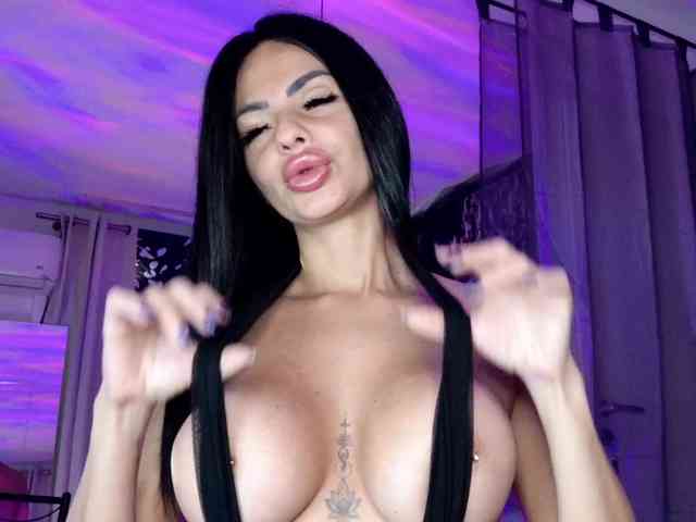 Ella-Hottie
