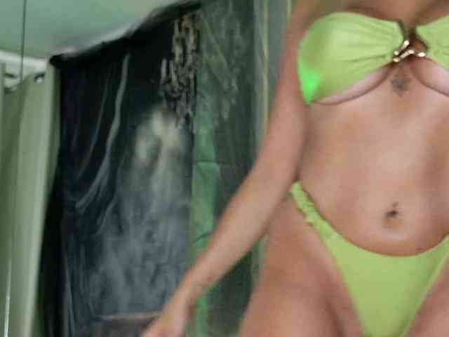 Ella-Hottie webcam