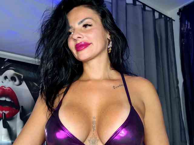 Ella-Hottie