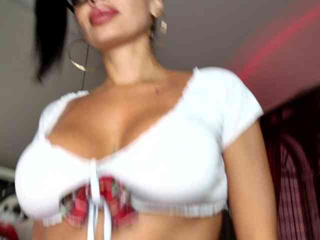 Ella-Hottie webcam