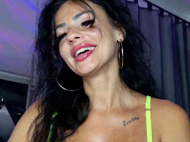Ella-Hottie webcam