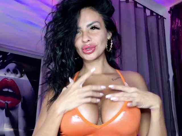 Ella-Hottie webcam