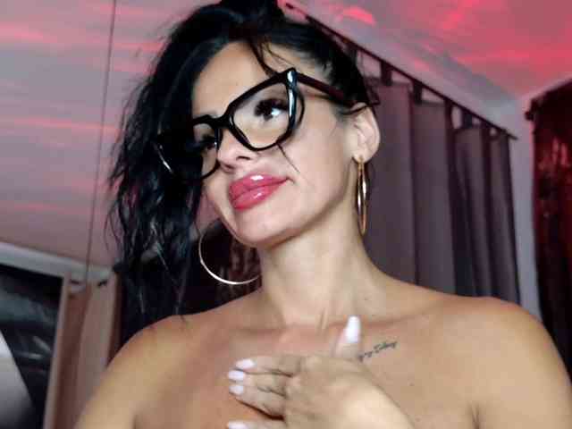 Ella-Hottie webcam