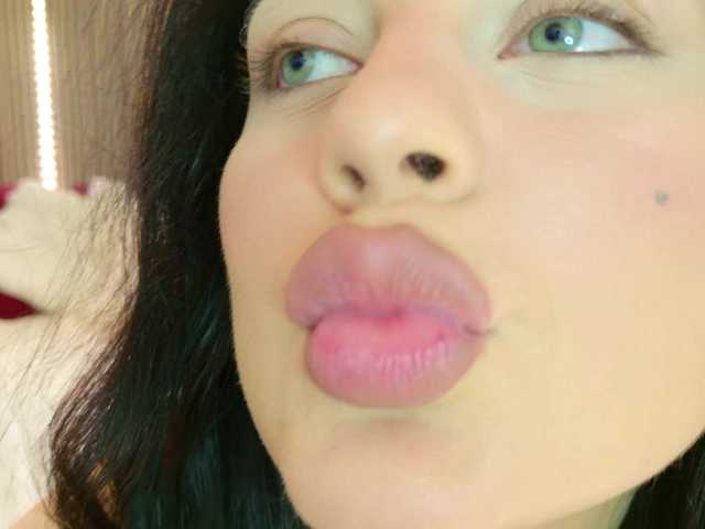 Celia-chanel, 22 y/o - Live Cam on BongaCams