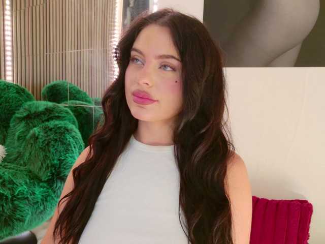 le modèle Celya-Chanel est en webcam porno dans un show sur le site bongacams, il possède les tags suivants: White/Caucasian,Brunette,Shaved