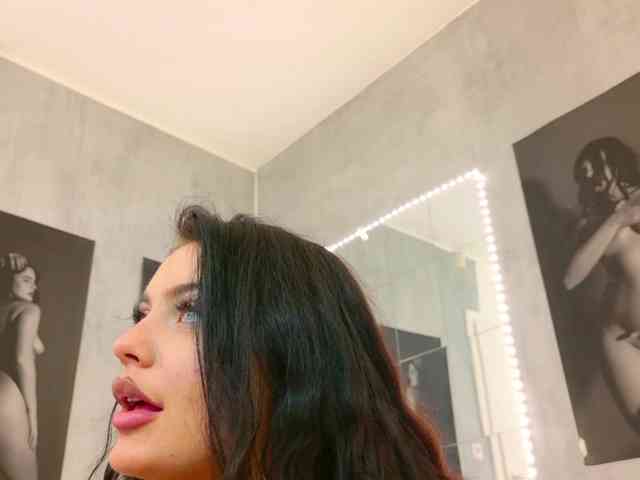 Celya-Chanel webcam
