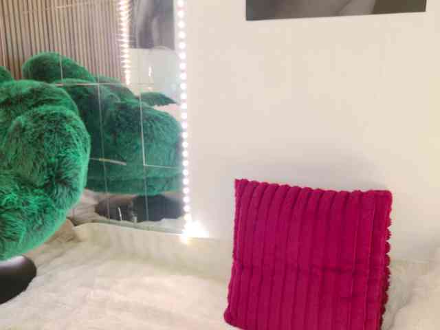 Celya-Chanel webcam
