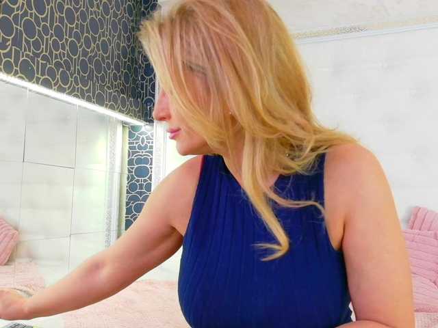 karissia-x live cam on BongaCams