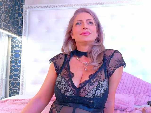 karissia-x, en directo ahora en BongaCams